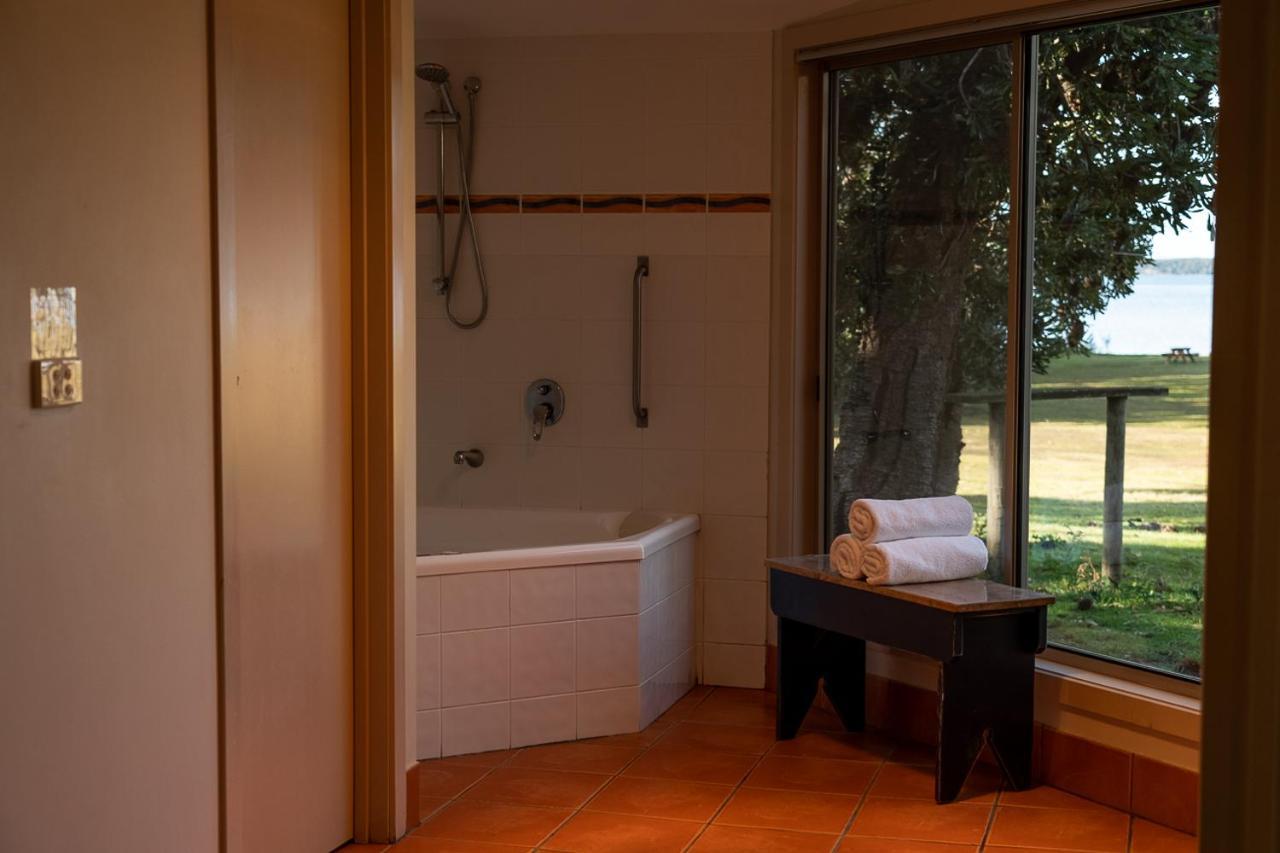 Waterfront Retreat At Wattle Point Villa Forge Creek Eksteriør bilde